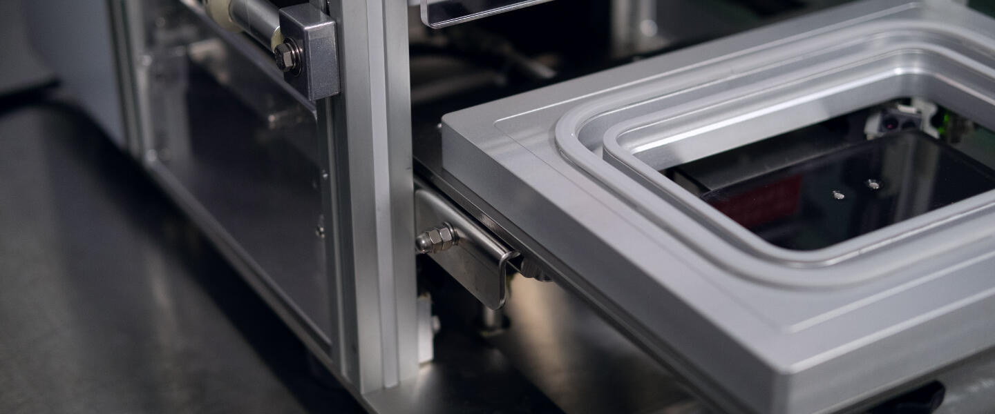 máy dán khay Phoenixes